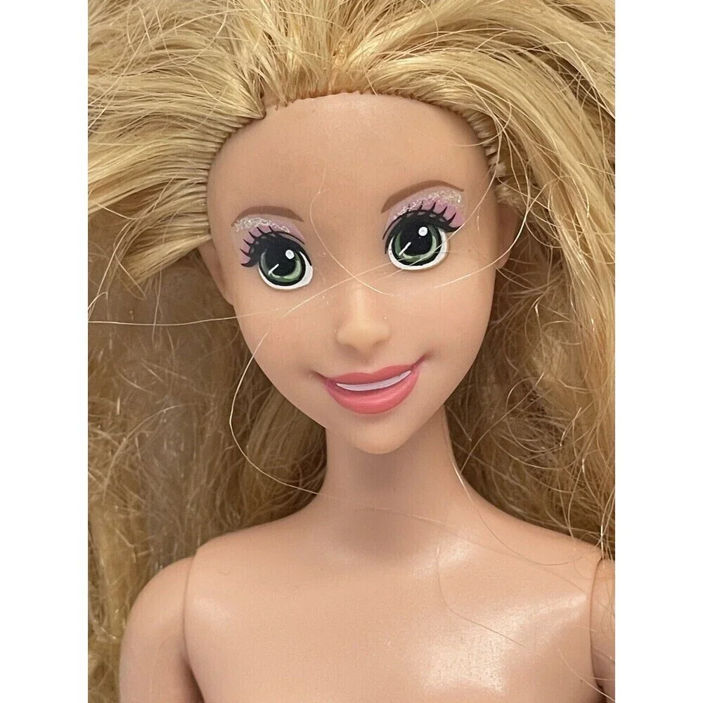 2009 Mattel Princess Barbie Fashionistas Blonde Doll Rapunzel
